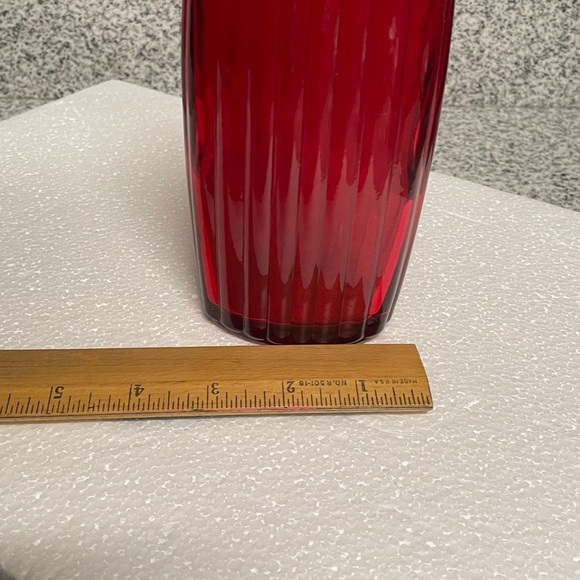 Mod Dep Beautiful Red Ribbed Decanter small round opening & small oval base Jar - Picture 4 of 10